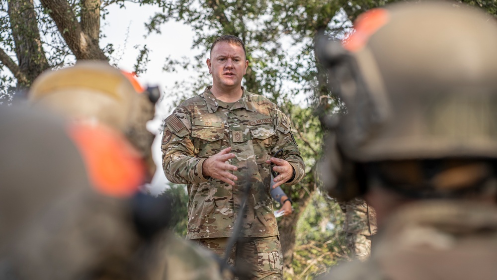 Second Air Force Commander partakes in TACP training