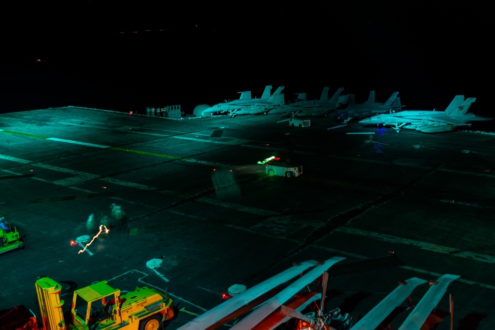 USS Carl Vinson (CVN 70) Conducts Night-Time Flight Operations