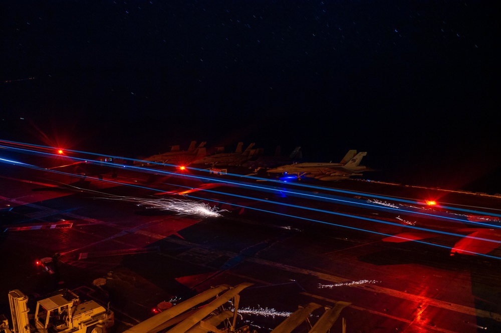 USS Carl Vinson (CVN 70) Conducts Flight Operations in South China Sea