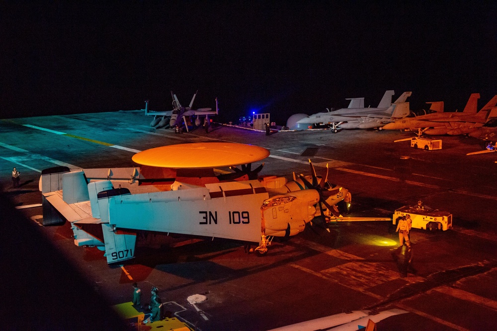 USS Carl Vinson (CVN 70) Conducts Night-Time Flight Operations