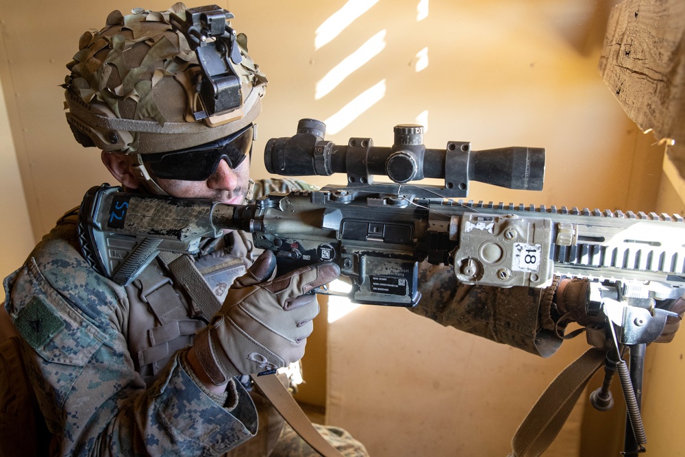 Golf Company with V 2/5 Conducts Urban Defense Exercise