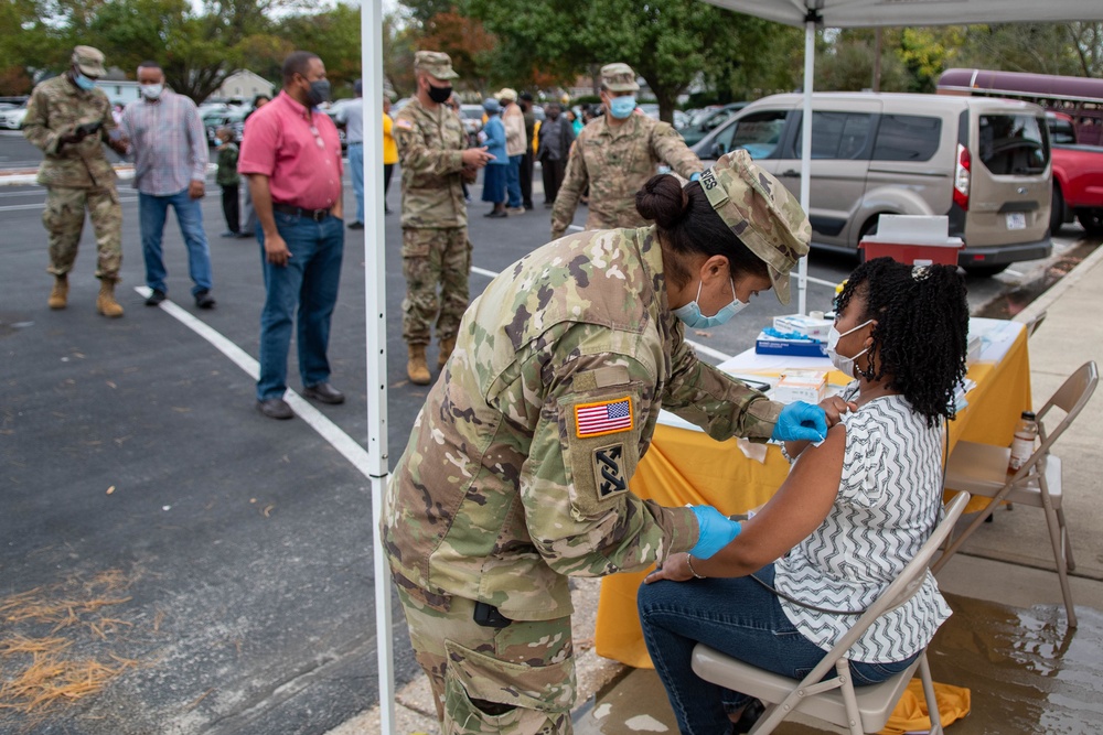 MDNG members of Maryland’s Vaccine Equity Task Force give COVID-19 vaccines in Salisbury