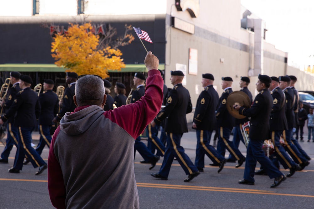 Ivy Soldiers March in Veterans' Day Parade