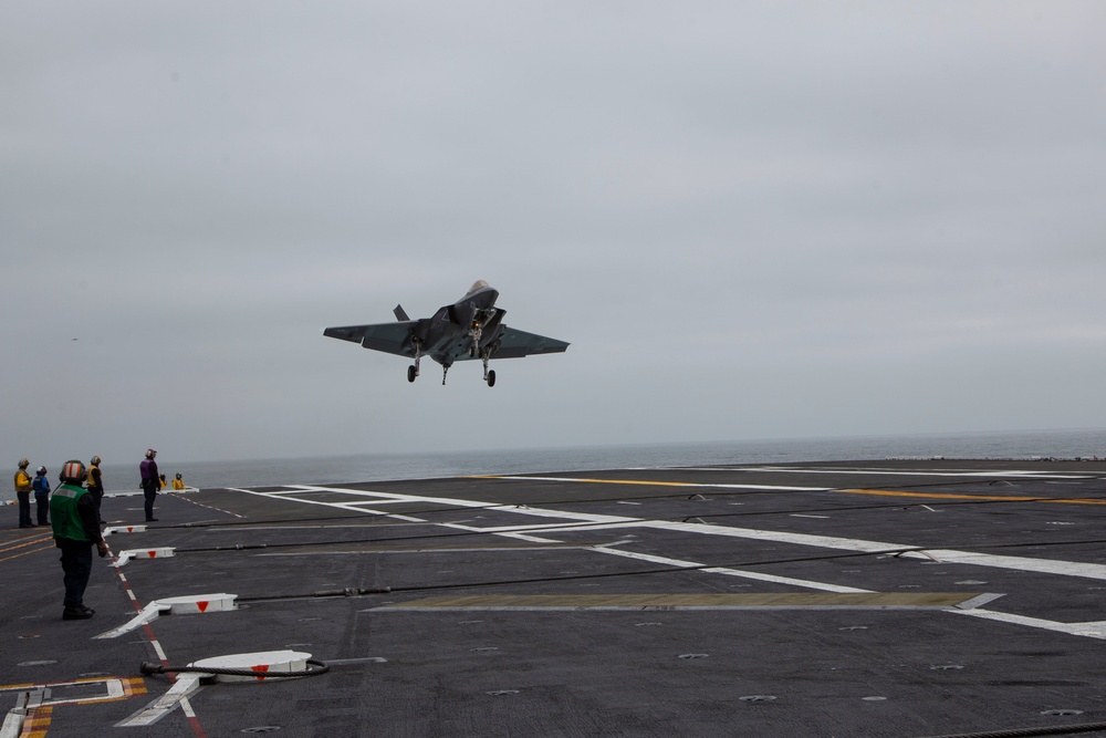 F-35C arrives aboard Abraham Lincoln