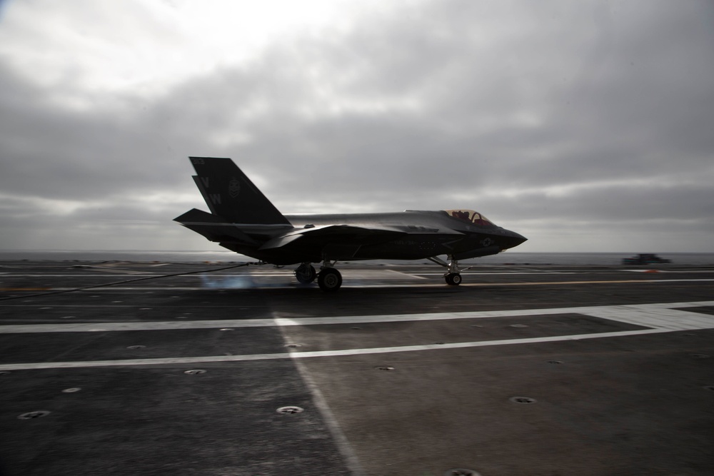 F-35C arrives aboard Abraham Lincoln