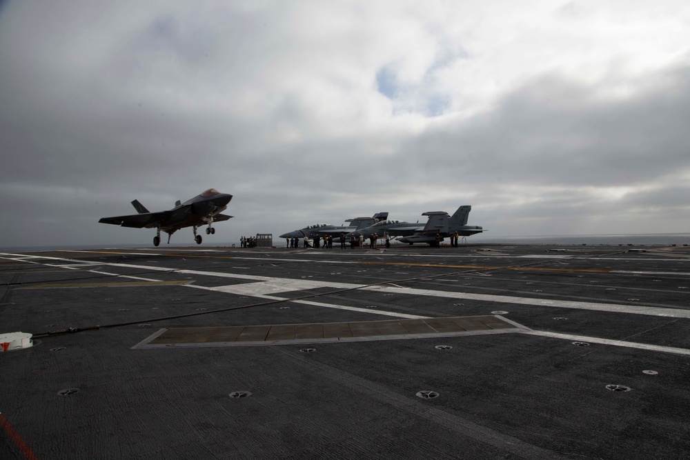 F-35C arrives aboard Abraham Lincoln