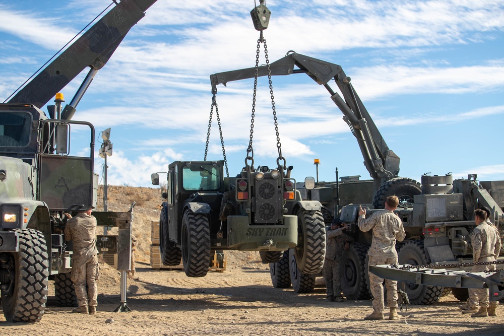 CLB-6 Performs Tandem Lift Recovery