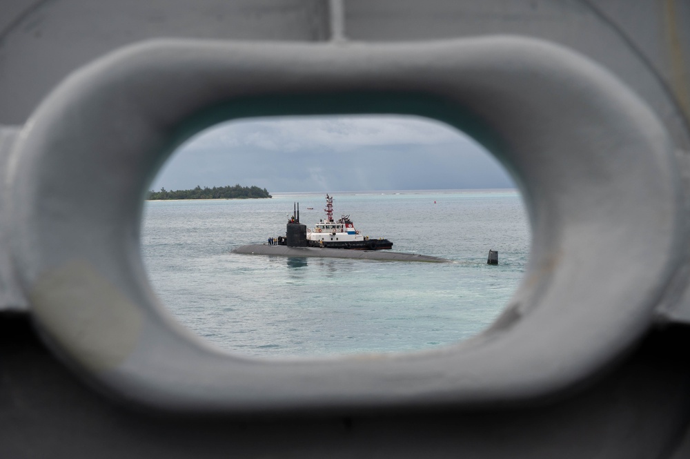 USS Hampton Departs from Saipan