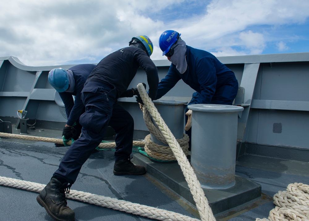 USS Frank Cable Arrives in Saipan