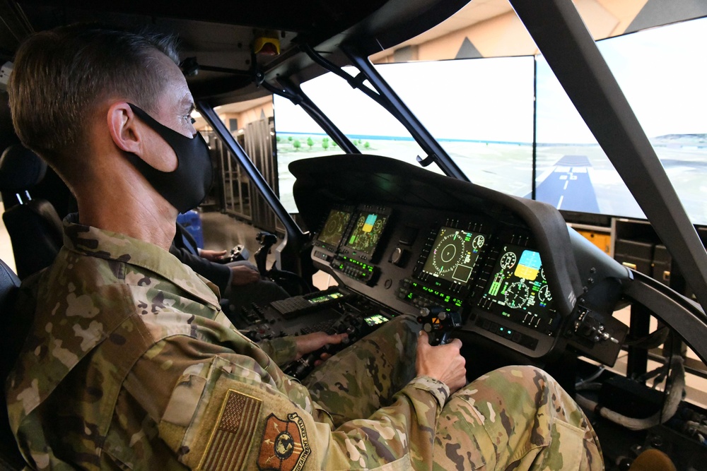 Lt. Gen. Tom Miller, AFSC CC 402nd Software Engineering Group visit