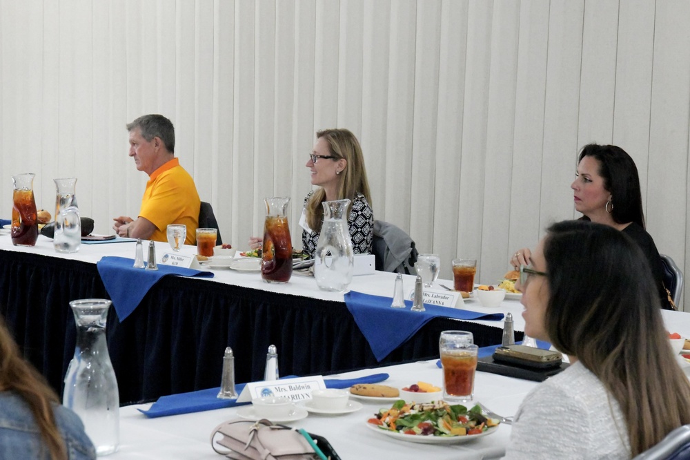 AFSC Command Lt. Gen. Tom Miller’s spouse Kim Miller visits Robins AFB