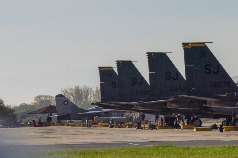 U.S., Bulgarian aircrews “ACE” Castle Forge together