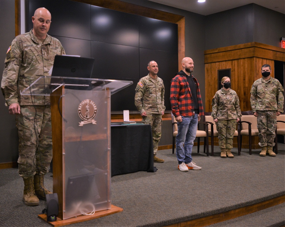 Illinois Army National Guard Soldier Retires After More Than 24 Years