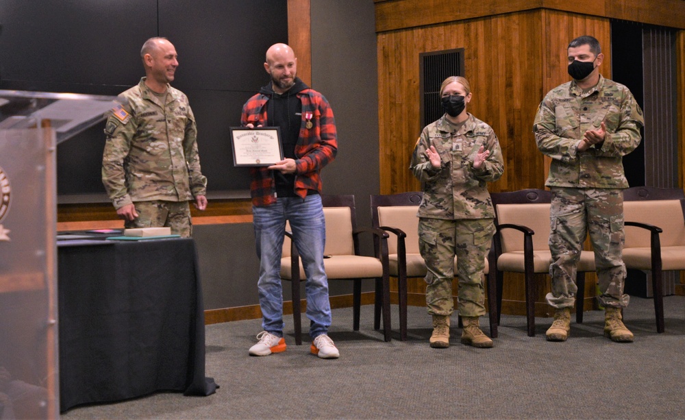 Illinois Army National Guard Soldier Retires After More Than 24 Years