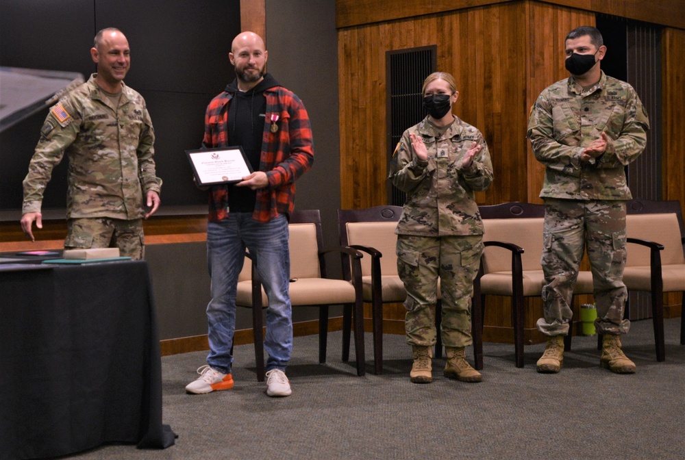 Illinois Army National Guard Soldier Retires After More Than 24 Years