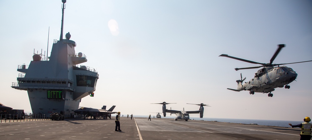VMFA-211 and the 11th MEU Conduct Cross-Deck Operations