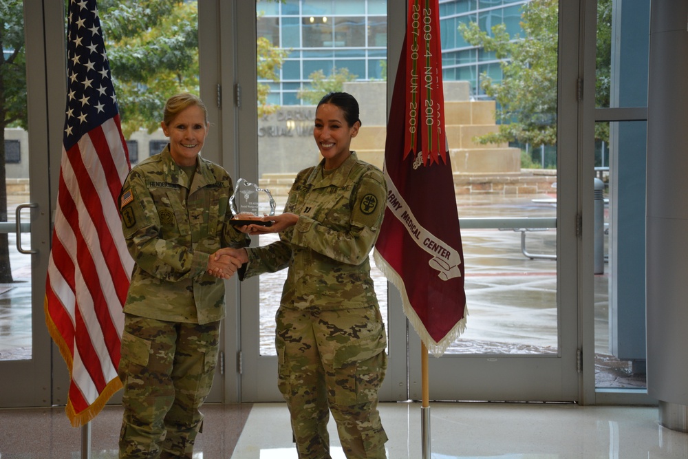 CRDAMC professional wins 2020 Company Grade Army Social Worker of the Year award