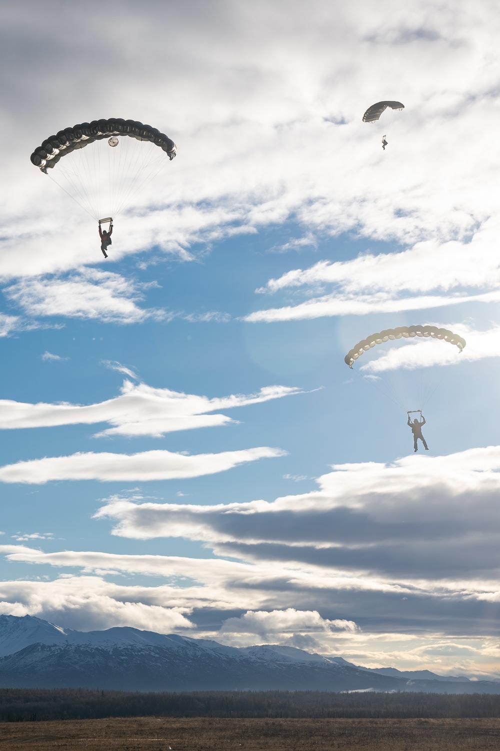 212th Rescue Squadron partners with Army National Guard for training jumps