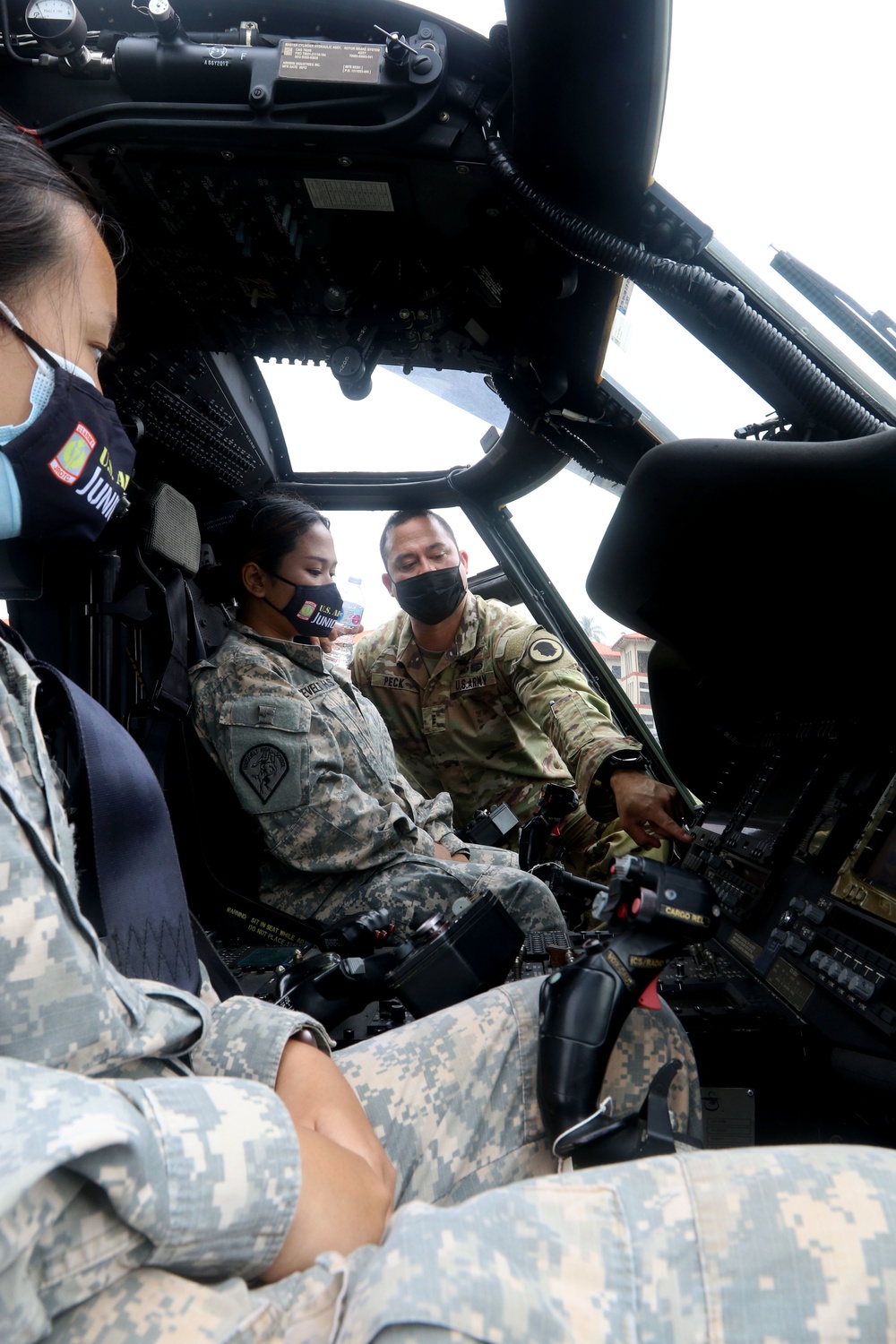 HIARNG displays aviation opportunities for JROTC students