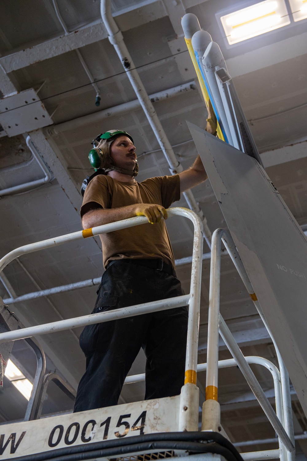 USS Carl Vinson (CVN 70) Sailors Conduct Maintenance in the Philippine Sea