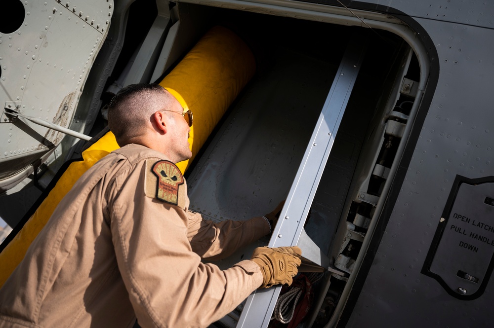 Stratotanker connects with Fighting Falcons