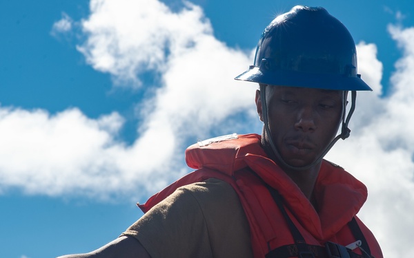 USS Carl Vinson (CVN 70) Conducts VERTREP with USNS Yukon (T-AO 202)