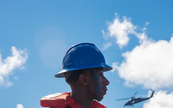 USS Carl Vinson (CVN 70) Conducts VERTREP with USNS Yukon (T-AO 202)