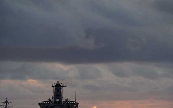 USS Carl Vinson (CVN 70) Conducts VERTREP with USNS Yukon (T-AO 202)