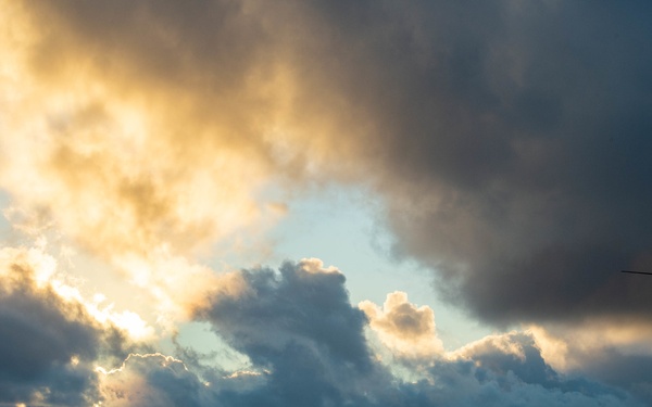USS Carl Vinson (CVN 70) Conducts VERTREP with USNS Yukon (T-AO 202)