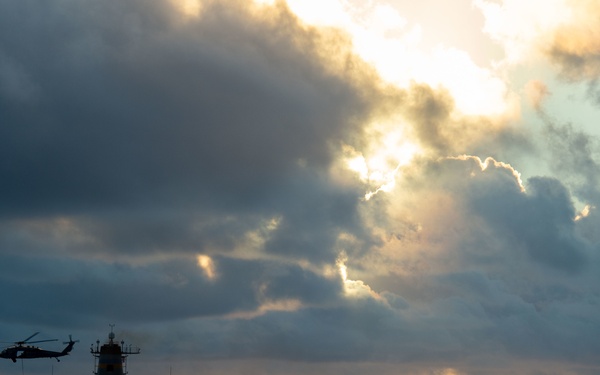 USS Carl Vinson (CVN 70) Conducts VERTREP with USNS Yukon (T-AO 202)