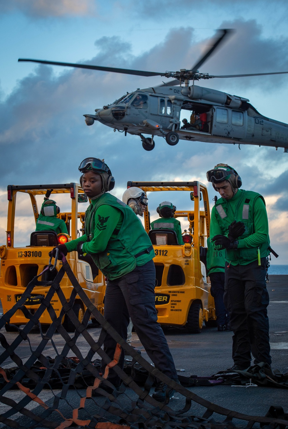 USS Carl Vinson (CVN 70) Conducts VERTREP with USNS Yukon (T-AO 202)