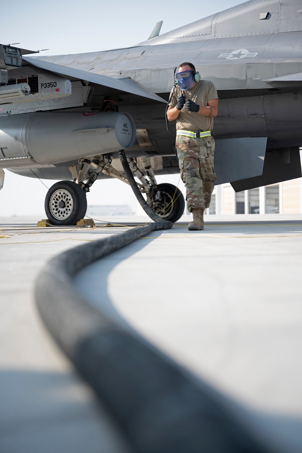 F-16 Hot-Pit Refueling