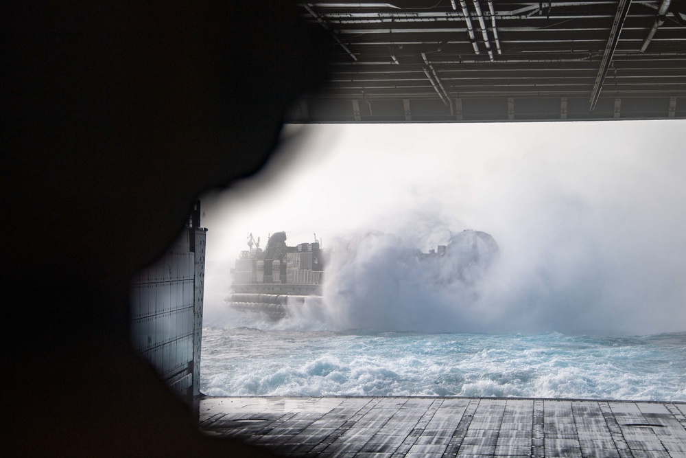 USS Portland (LPD 27) Conducts LCAC Operations