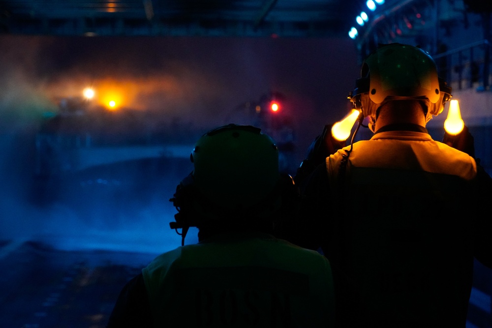 USS Portland (LPD 27) Conducts LCAC Operations