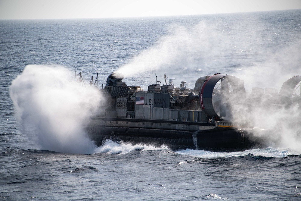 USS Portland (LPD 27) Conducts LCAC Operations
