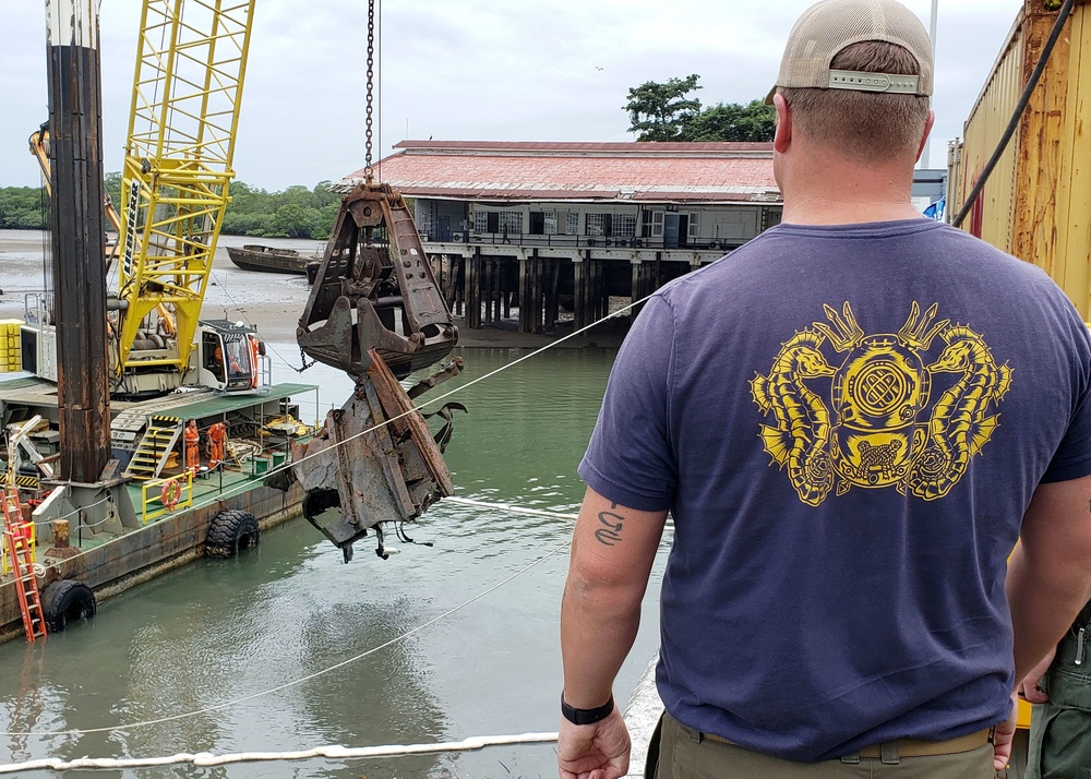 Navy Master Diver Watches Salvage Mission in Progress