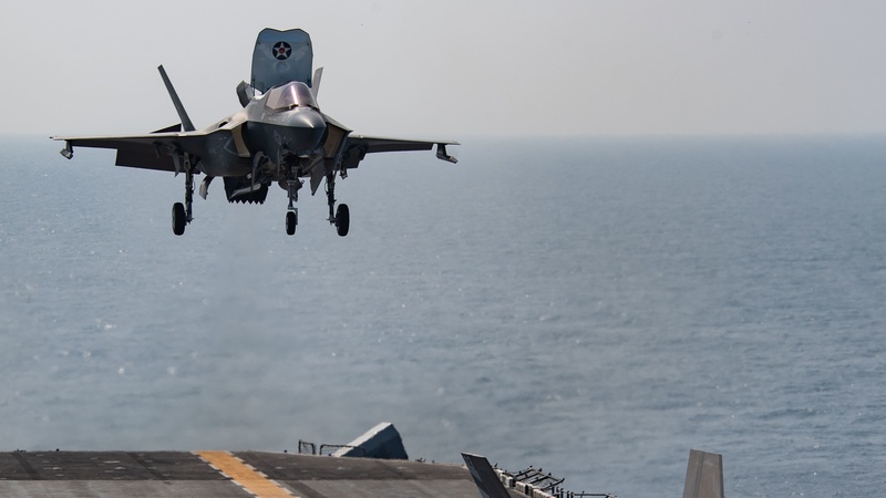 USS Essex Conducts Flight Operations with HMS Queen Elizabeth