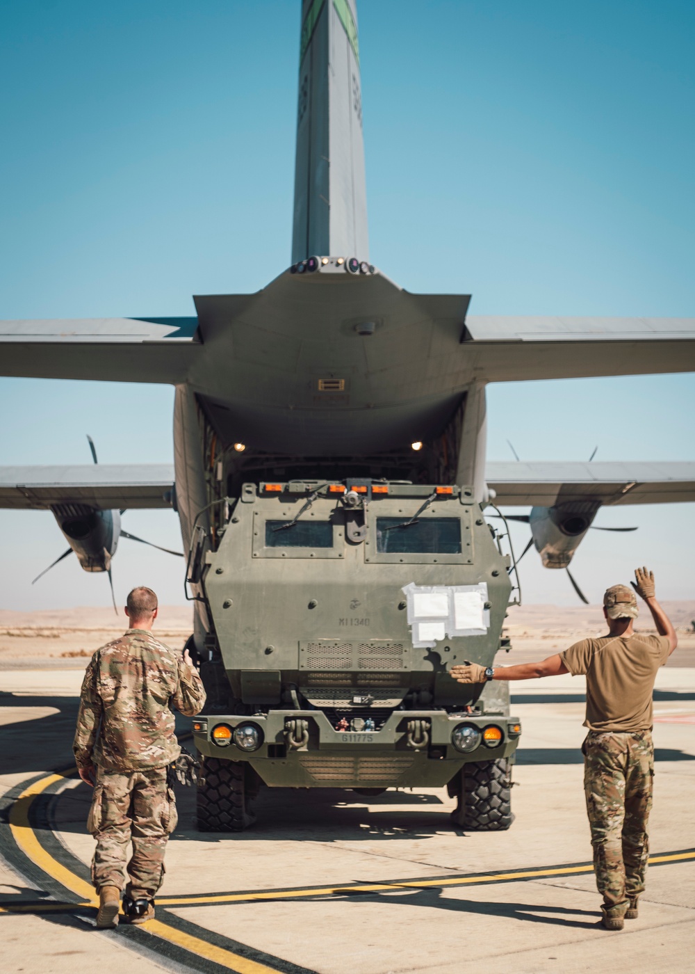 11th MEU supports HIMARS rapid infiltration exercise