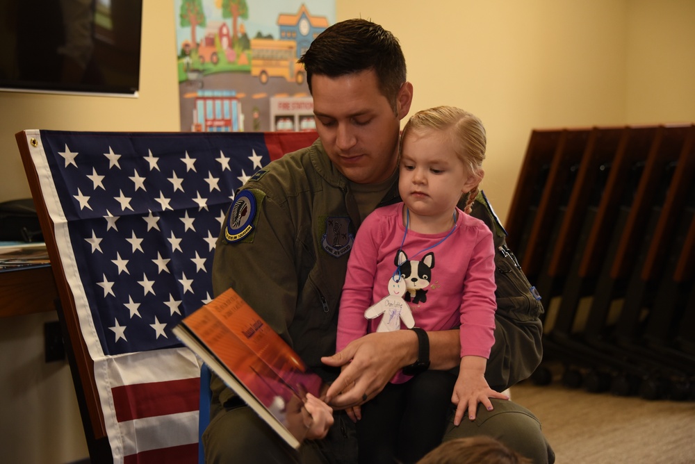 Pilot, Dad reads for Veterans Day story time