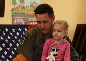 Pilot, Dad reads for Veterans Day story time