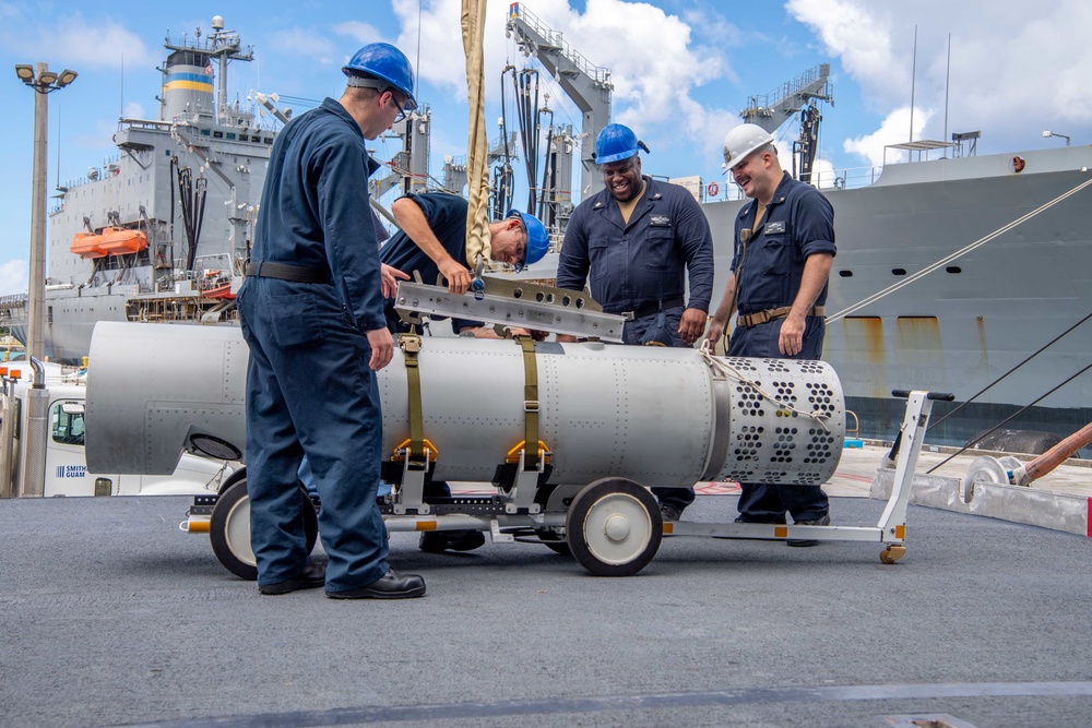 Dvids Images Uss Charleston Sailors Transport Airbourne Laser Mine