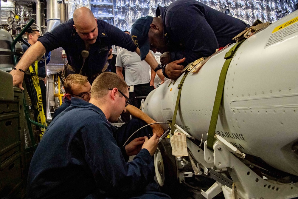 USS Charleston Sailors Prepare to Conduct BIT on an Airbourne Laser Mine Detection System