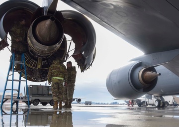 92nd AMXS prepares KC-135 Stratotankers for Global Thunder