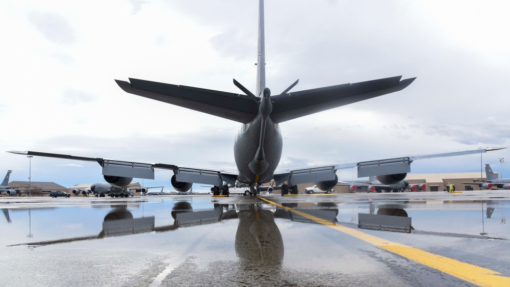 92nd AMXS prepares KC-135 Stratotankers for Global Thunder