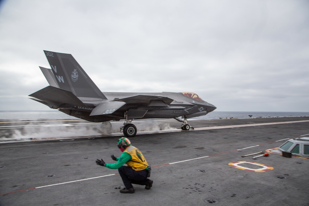 F-35C launches from the Lincoln