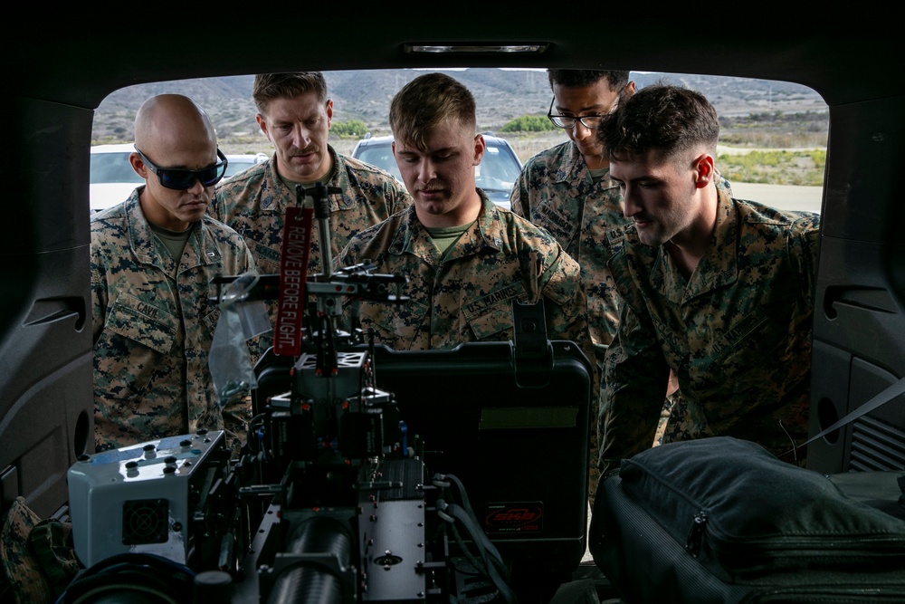 LERT/LEON 21 | Combat Engineers and EOD Marines with 9th, 7th ESB conduct littoral mobility and detection exercise