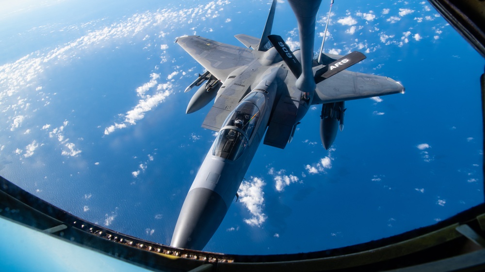 909th Refuels Eagles