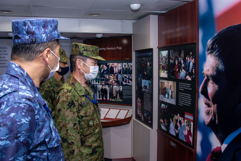 USS Ronald Reagan (CVN 76) Welcomes Senior Enlisted Advisor to the Chief of Staff, Japan Joint Staff