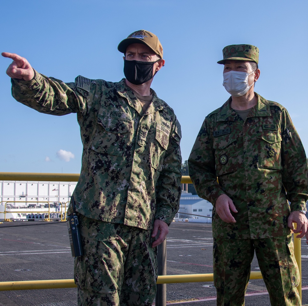 USS Ronald Reagan (CVN 76) Welcomes Senior Enlisted Advisor to the Chief of Staff, Japan Joint Staff