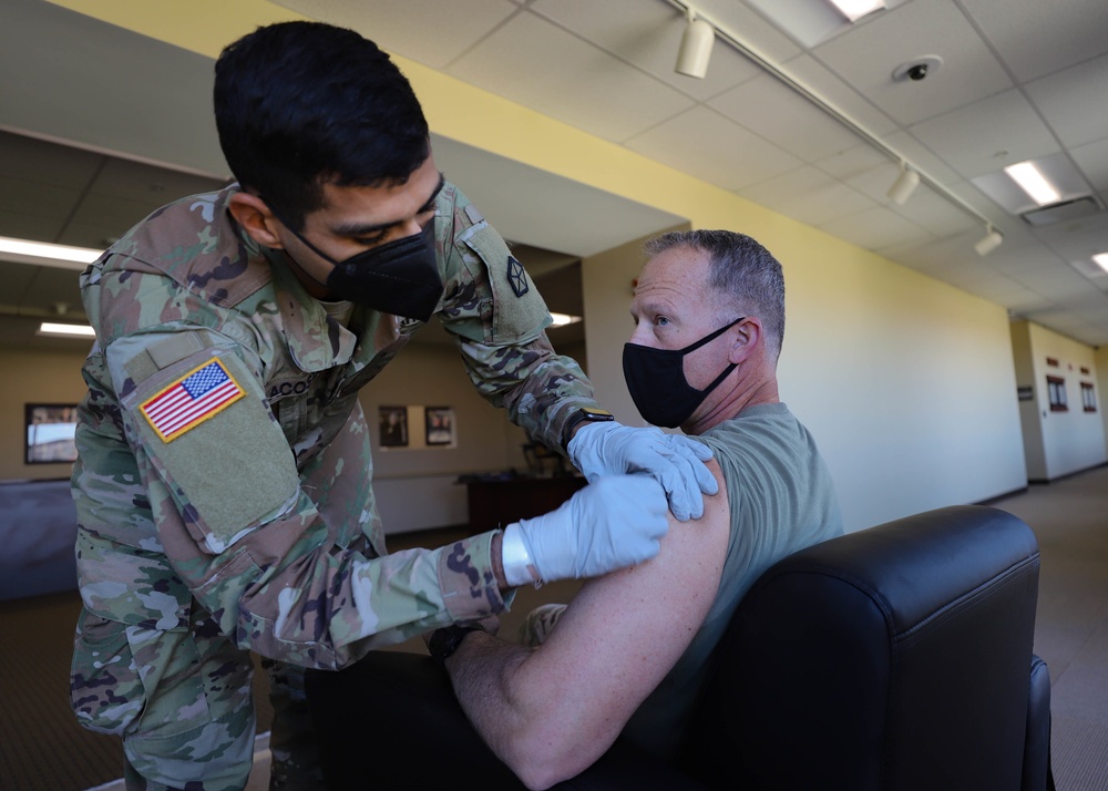 V Corps Commanding General Receives Flu Shot